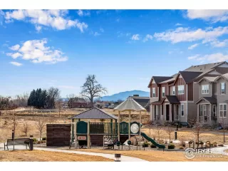 Photo #2: 1027327 Listing