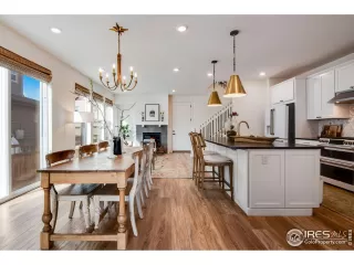 Photo #3: 1027327 Listing