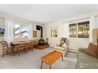 Photo #4: 1027340 Listing