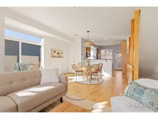 Photo #3: 1027345 Listing