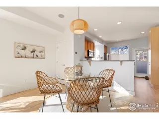 Photo #4: 1027345 Listing