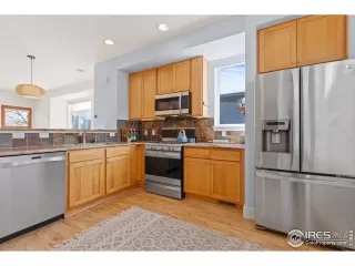 Photo #6: 1027345 Listing