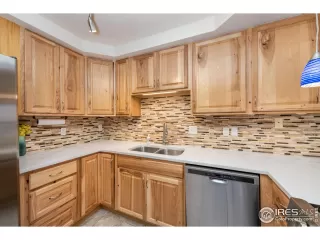 Photo #4: 1027373 Listing
