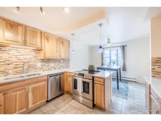 Photo #6: 1027373 Listing