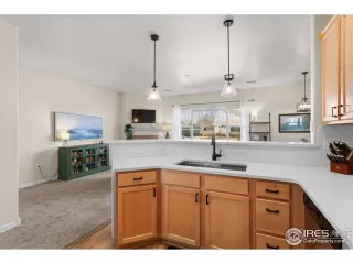 Photo #5: 1027386 Listing