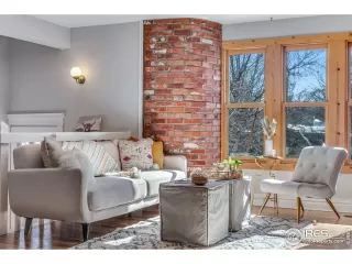 Photo #4: 1027443 Listing