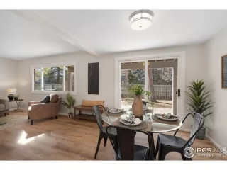 Photo #5: 1027565 Listing