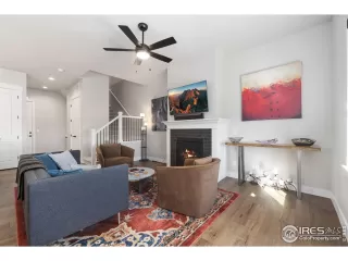 Photo #4: 1027607 Listing