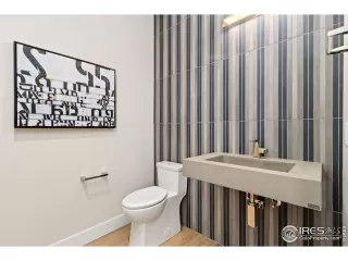 Photo #6: 1027665 Listing