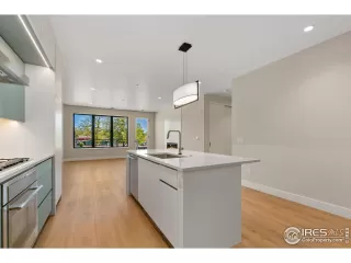 Photo #2: 1027666 Listing