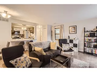 Photo #5: 1027714 Listing