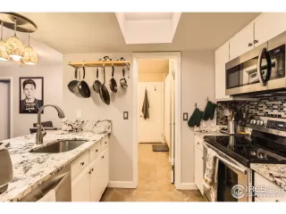 Photo #6: 1027714 Listing