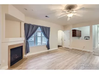 Photo #3: 1027748 Listing