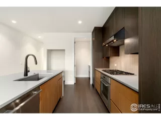 Photo #6: 1027762 Listing