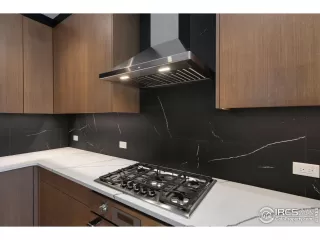 Photo #3: 1027763 Listing