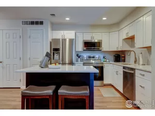 Photo #3: 1027764 Listing