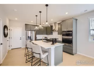 Photo #4: 1027767 Listing