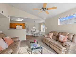 Photo #5: 1027789 Listing