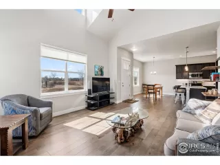 Photo #6: 1027797 Listing