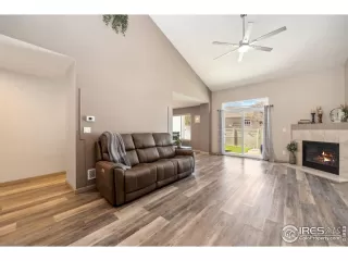 Photo #2: 1027896 Listing