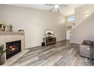 Photo #4: 1027896 Listing