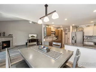 Photo #6: 1027896 Listing