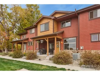 Photo #3: 1027911 Listing