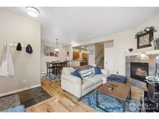 Photo #6: 1027911 Listing