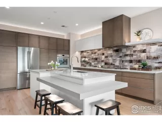 Photo #4: 1027914 Listing