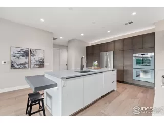 Photo #5: 1027914 Listing