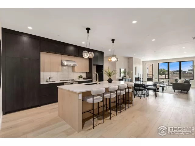 MLS: 1027917 Condo For Sale