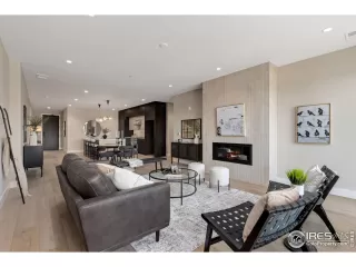 Photo #4: 1027917 Listing 