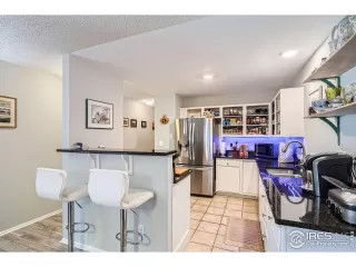 Photo #4: 1027922 Listing