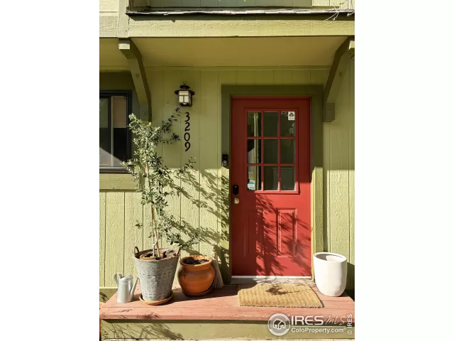 MLS: 1027923 Condo For Sale