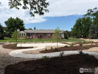 Photo #4: 1027950 Listing