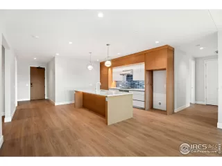 Photo #5: 1027981 Listing 