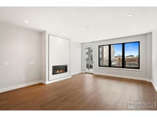 Photo #6: 1027981 Listing 