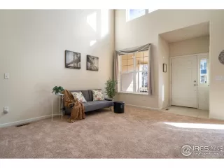 Photo #4: 1028011 Listing