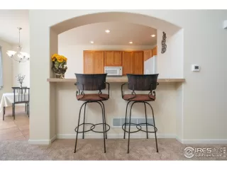 Photo #6: 1028011 Listing