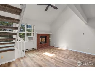 Photo #4: 1028028 Listing