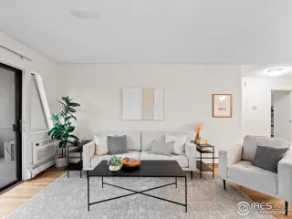 Photo #2: 1028032 Listing