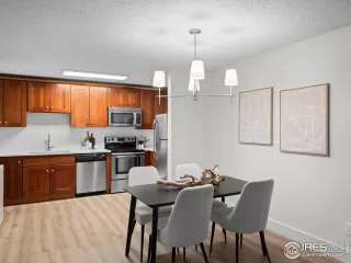 Photo #4: 1028032 Listing