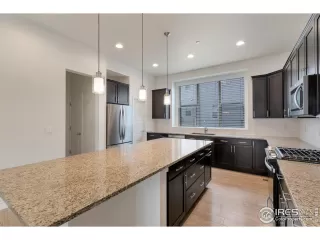 Photo #3: 1028036 Listing