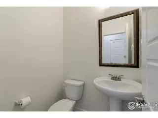 Photo #6: 1028036 Listing