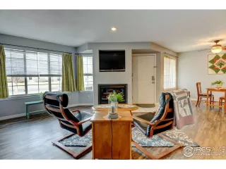 Photo #6: 1028049 Listing