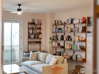 Photo #4: 1028057 Listing