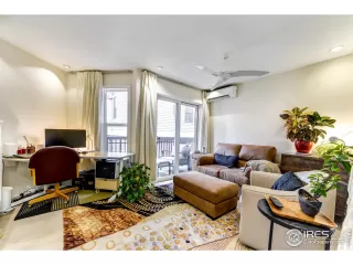 Photo #3: 1028131 Listing 