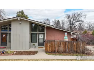 Photo #2: 1028158 Listing