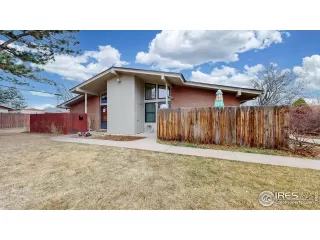 Photo #3: 1028158 Listing