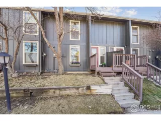 Photo #2: 1028211 Listing